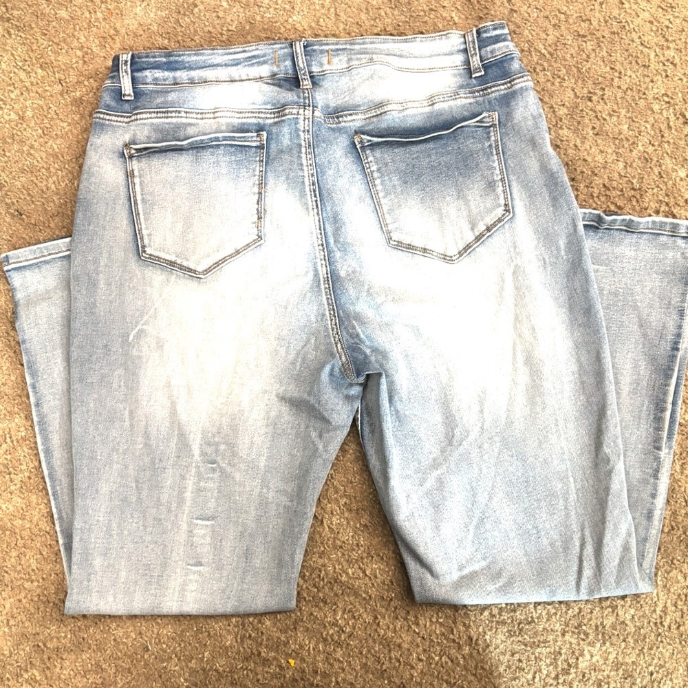 Disclosure Light Blue Relaxed Jeans- See pics for true color. - Picture 9 of 10